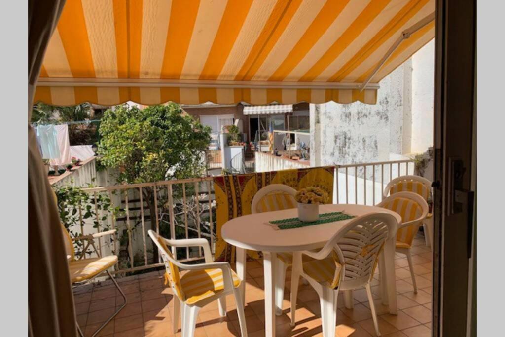 Appartamento Calella Playa Esterno foto